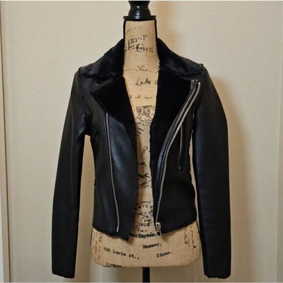 Vigoss Jackets & Blazers - NWOT Vigoss Women's Black Moto Zipper Jacket